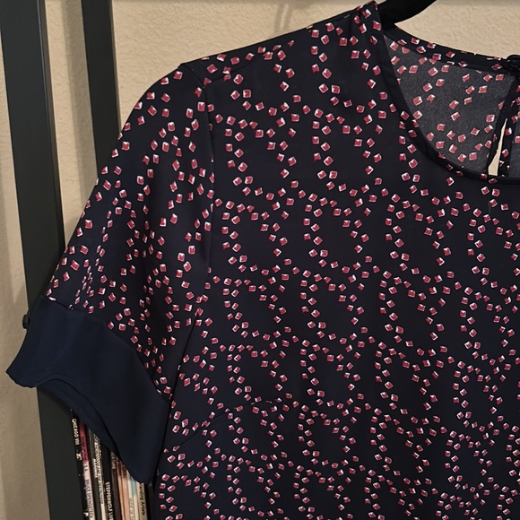 NWOT Navy and Pink Banana Republic XS Blouse - Picture 4 of 4